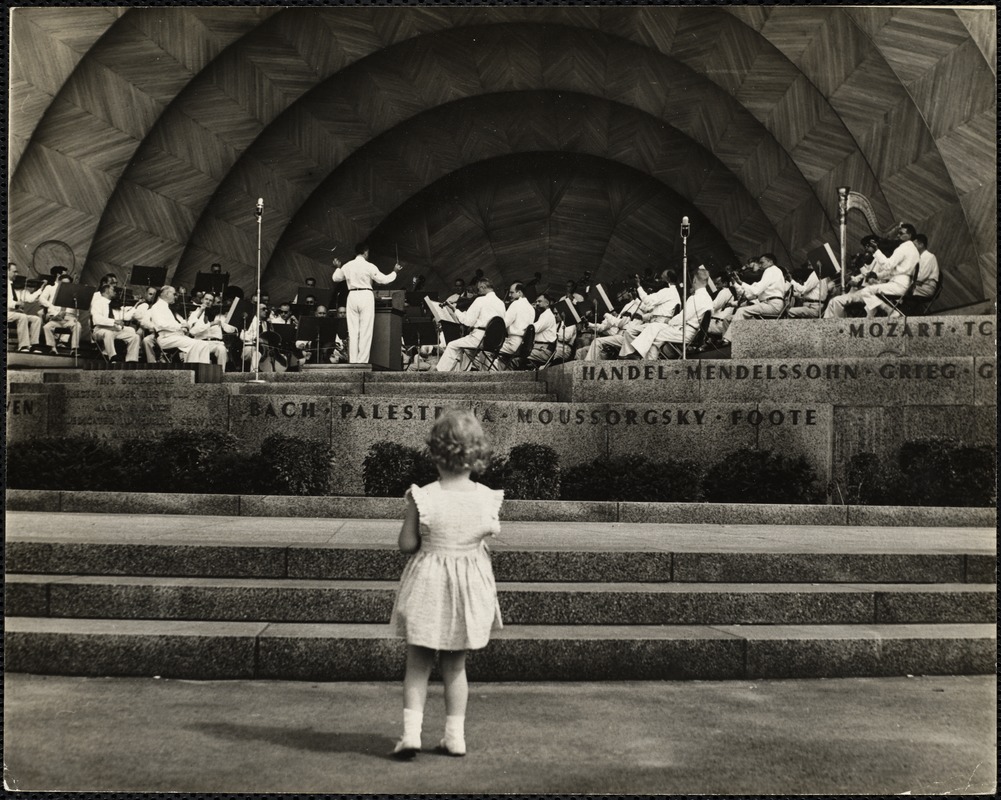 AG Archive- Hatch shell with child